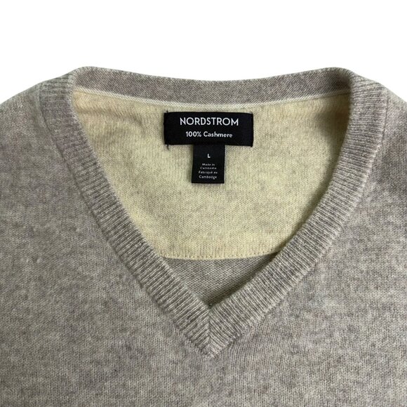 Nordstrom Mens Gray Cashmere V-Neck Sweater Soft Lightweight Excellent Size L - Picture 4 of 7